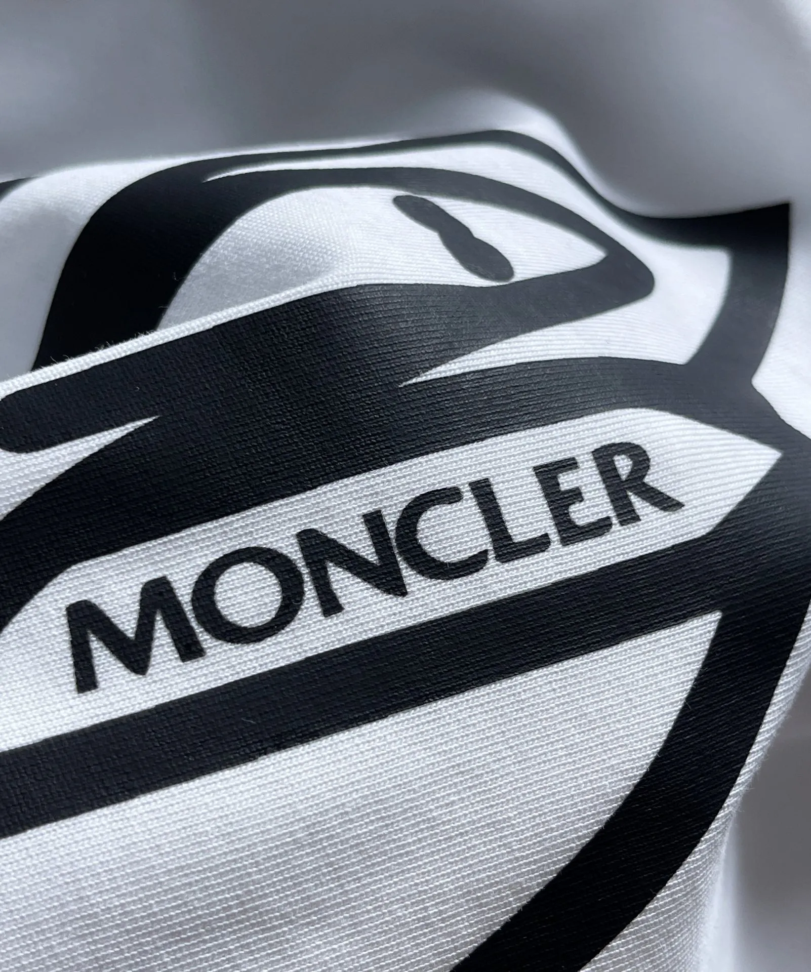 Camiseta Moncler Branca 10