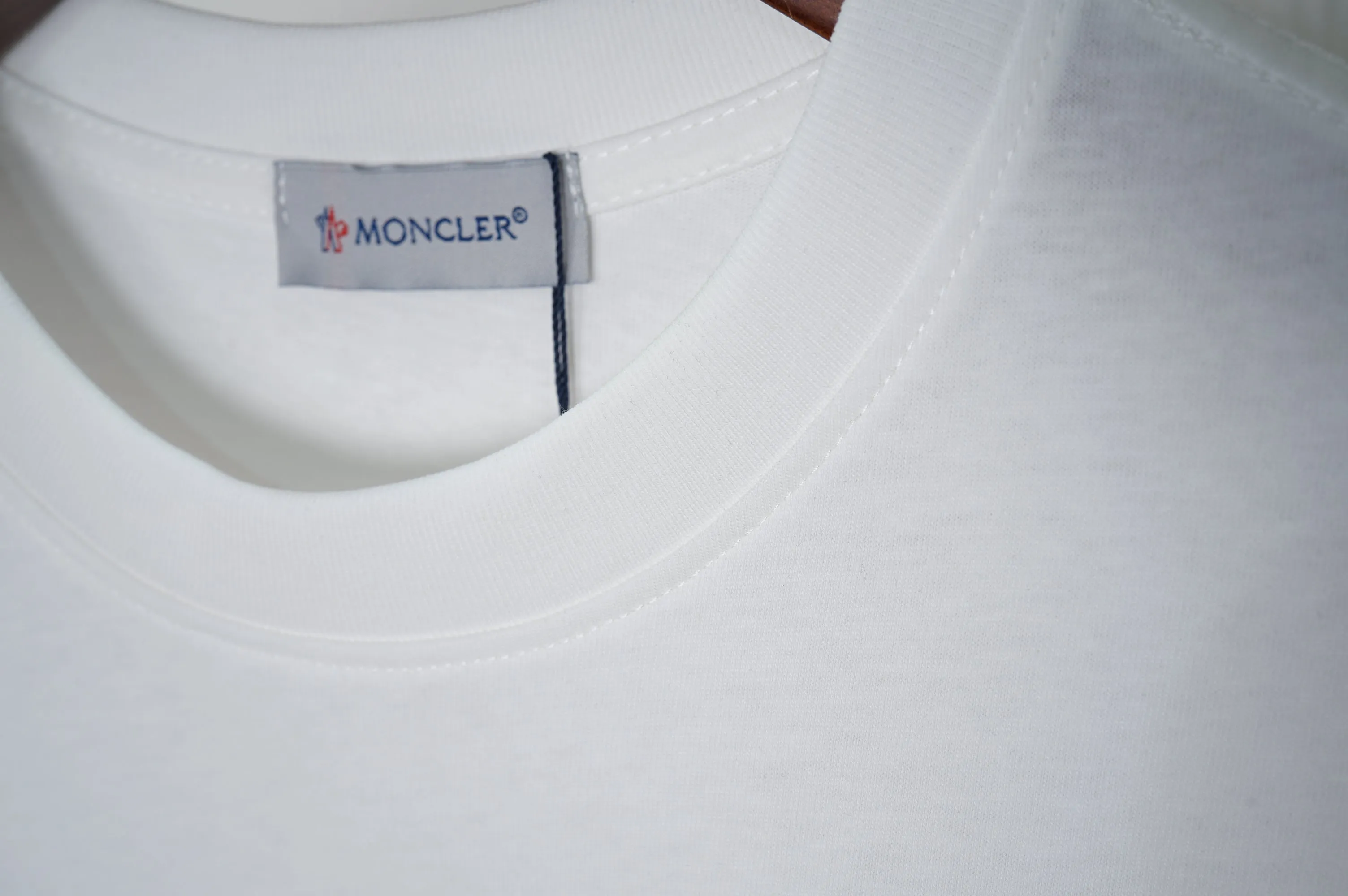 Camiseta Moncler Branca 13