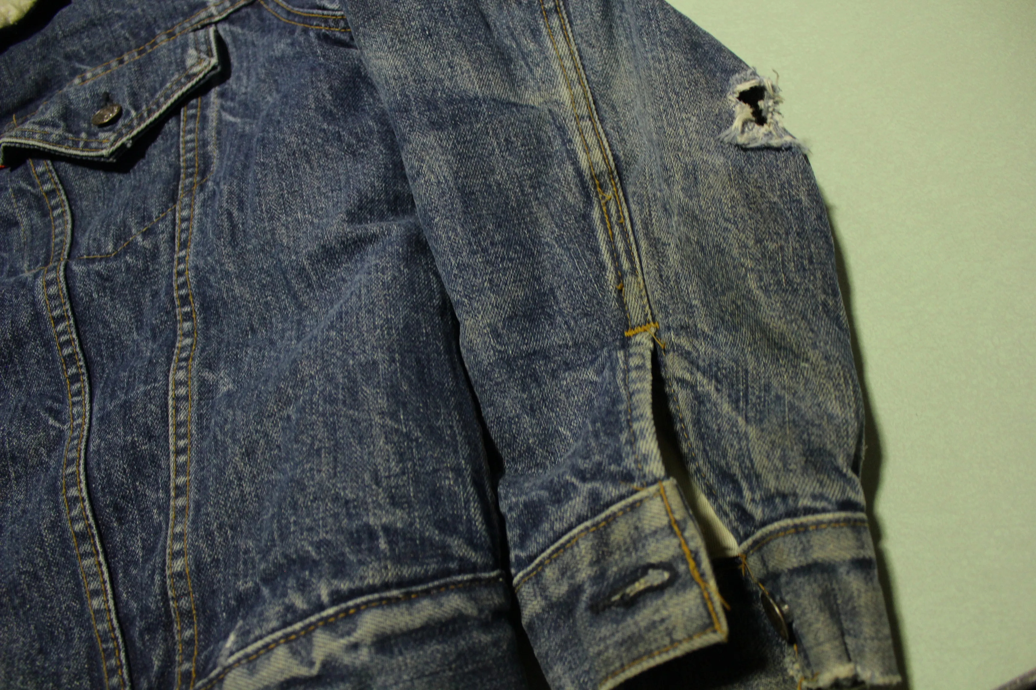 Levis Vintage 70's No Side Pocket Sherpa Lined Denim Blue Jean Trucker Jacket