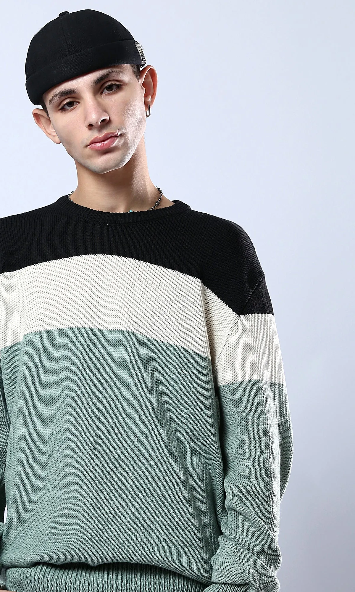 O174213 Tri-Tone Knitted Relaxed Pullover - Black, Off-White & Mint